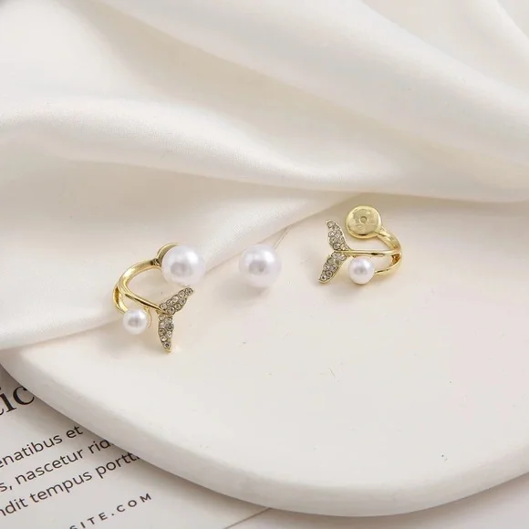 Fishtail Pearl Earrings - Picture 7 of 8